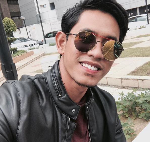 Minum air putih untuk kekal segar.